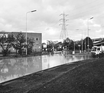 wwps-chigwell-road-floods-20001031-03