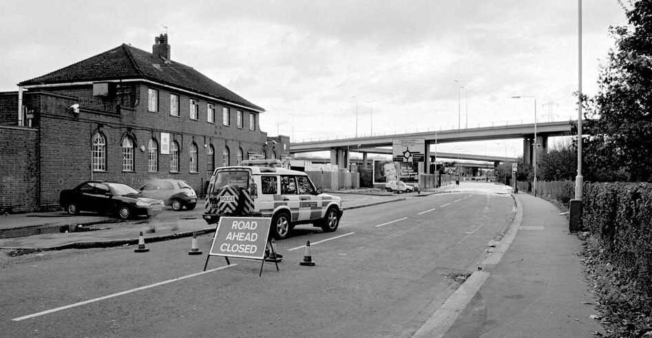 05-wwps-chigwell-road-floods-20001031