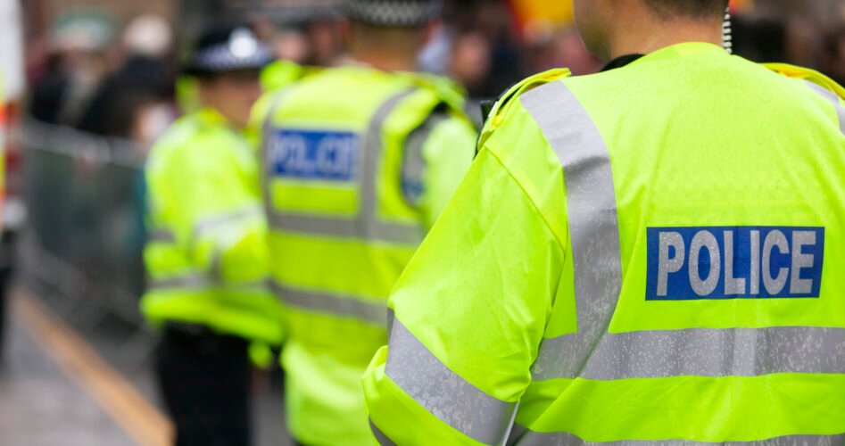 police-in-high-vis