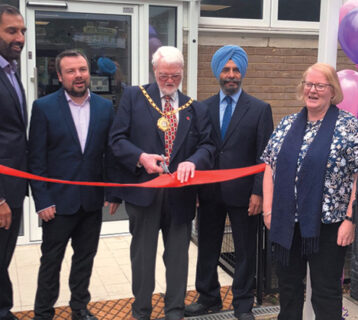 The library was opened by the Mayor of Redbridge, Councillor Roy Emmett